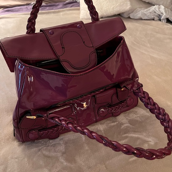 Valentino Garavani Histoire Patent leather large in Plum (purple) shoulder bag - Picture 10 of 16
